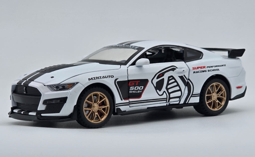 Ford Mustang Shelby GT500 1:24 diecast scale model car