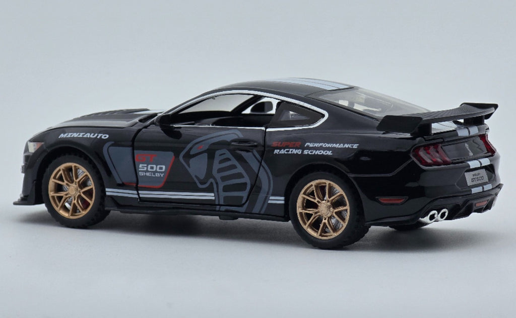 Ford Mustang Shelby GT500 1:24 diecast scale model car