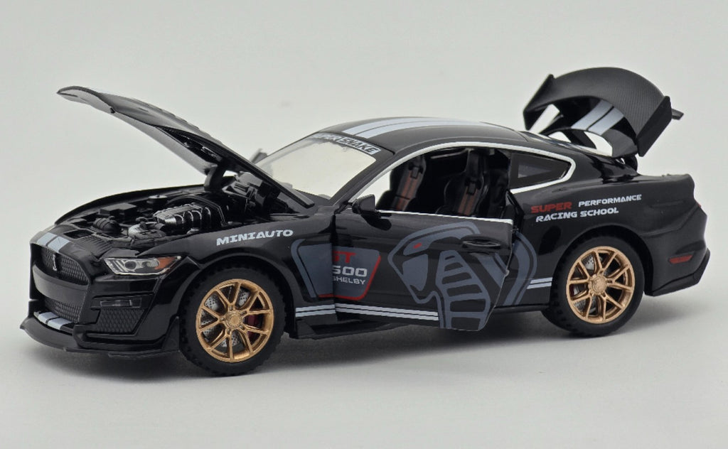 Ford Mustang Shelby GT500 1:24 diecast scale model car